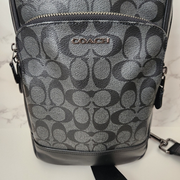 COACH | Graham Crossbody Pack in Signature Canvas Gunmetal/Charcoal/Black - Picture 4 of 12